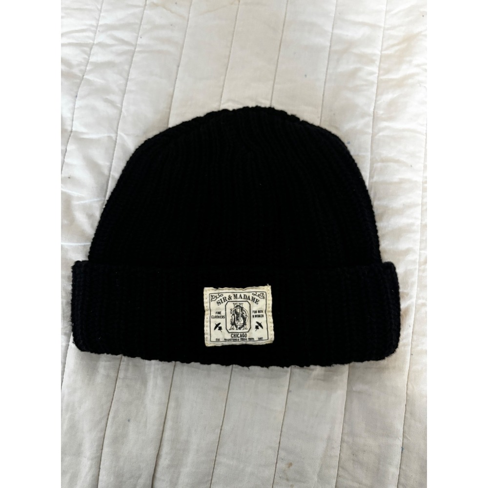 Sir & Madame Chicago Mens Black Ribbed Knit Cuffed Beanie Hat Logo Patch